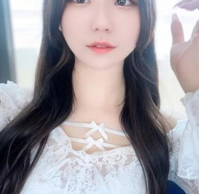 ?? 由奈ゆな